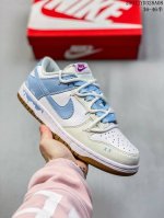 耐克 Nike Dunk Low 运动鞋复古解构绑带板鞋 双鞋带 作为 80 年代经典篮球鞋款，起初专为硬木球场打造，后来成为席卷街头的时尚标杆，现以经典细节和