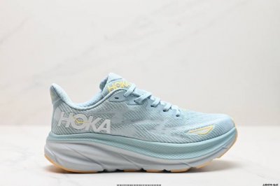 公司级小红书推荐hoka M Clifton 9 全新配色 这个品牌来自于新西兰的毛利语，Hoka表示大地，One One表示飞越，连起来就是飞越地平线，One