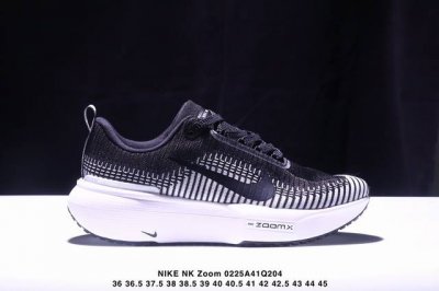 Nk Zoom X Invincible Run Fk 3 全新配色 马拉松机能风格运动鞋 鞋款搭载柔软泡绵，在运动中为你塑就缓震脚感。设计灵感源自日常跑步者，