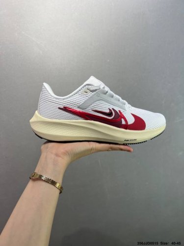 特价Nike Air Zoom Pegasus 登月跑鞋 网面透气跑步鞋 兼顾迅疾外观和稳固脚感 后跟覆面和中足动态支撑巧妙融合 缔造稳定顺畅的迈步体验 采用密