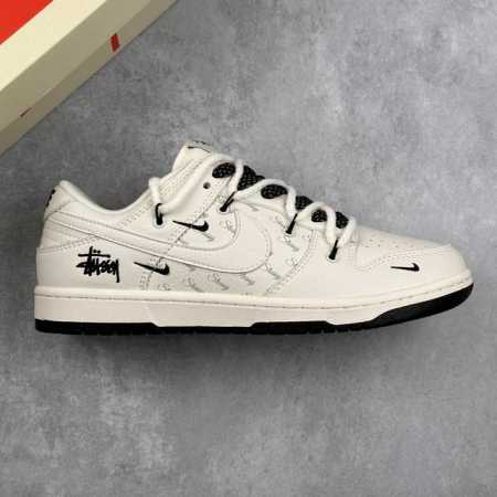 本地310 核心私 nk Sb Dunk Low 斯图西系列-联名绑带 米白白勾 周年高端定制 低帮休闲板鞋 #定制鞋盒 大厂纯原品质出货 超高清洁度 皮料切割 - 点击图像关闭