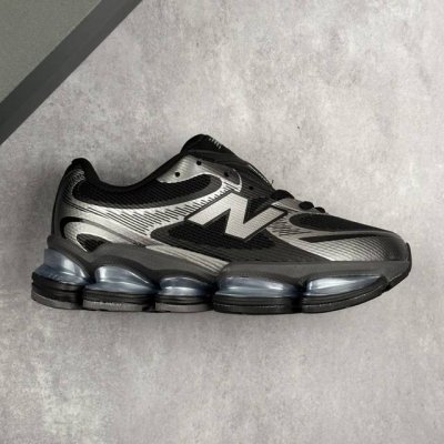 本地 核心私 new Balance 新百伦 Nb 0 网面休闲鞋 复古还要机能 Nb官方重磅新品 一款融合复古设计与现代科技的跑鞋 以其经典的造型和舒适脚感