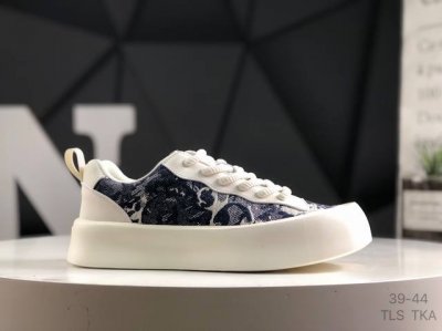 意大利时装奢饰品牌 古驰Gucci Screener Gg Sneaker经典原型厚底复古百搭板鞋 码数：如图右下角所示 Tls Tka