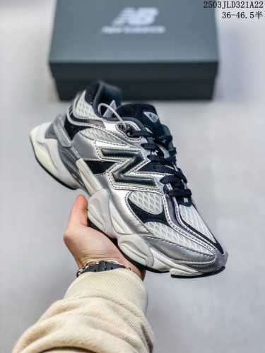 220 公司级New Balance 公司级版本 nb9060 联名款 复古休闲运动慢跑鞋 鞋款灵感源自设计师本人对夏日的怀日回忆。鞋面大身由空间双格及磨砂鞋面