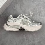 本地 核心私 mlb Curve Runner Mono Mesh 纽约洋基队 潮流时尚厚底运动鞋 张凌赫同款 出游大胆穿 上镜C位密码 以复古基调书写千禧美学