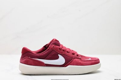 真标耐克Nike Sb Force 58低帮休闲板鞋 是一款将前沿创新带入街头的单品 它具有硫化杯底 具有出色的耐用性和灵活性 使用帆布和绒面革 在饰面上放置通