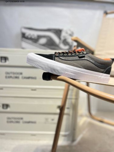 Vanssk8-Low万斯范斯官方 经典复古休闲运动板鞋，高端支线原始硫化工艺，艺术来源于生活成为了Vans美学的个性潮流标志，代表着光和希望，让你变得更加明亮