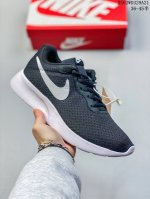 Nike Tanjun 伦敦三代潮流复古 运动 低帮 生活休闲鞋 男女同款黑白奥利奥 Nike Tanjun男子运动鞋的名称源于日语中的“简约”一词，以利落时尚