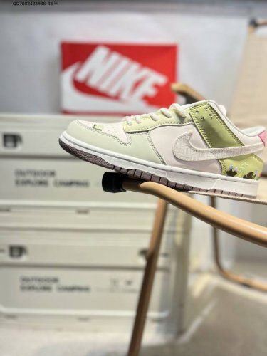 耐克Nike Dunk Low 板鞋Sb系列经典百搭休闲运动板鞋加厚鞋舌的填充，使舒适性大大提升，同时也更方便穿脱中底部分则加入了脚感柔软舒适Zoomair气垫