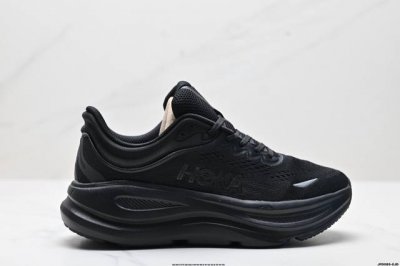 270 公司级小红书推荐Hoka W Bondi 9全新配色 这个品牌来自于新西兰的毛利语，Hoka表示大地，One One表示飞越，连起来就是飞越地平线，On