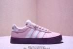 真标Adidas Daily 4.0 阿迪达斯 舒适百搭 低帮 板鞋 融合了复古与现代风格 简约而富有质感 整体线条流畅 轮廓分明 尽显时尚气息 鞋身采用经典的