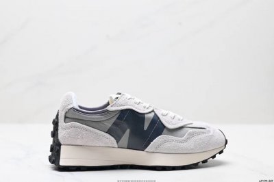 公司级New Balance Ms327 复古休闲运动慢跑鞋 以更纯粹的复古风格设计打造的全新造型 侧身还以解构设计 将 N 字标志以做旧压花样式呈现 官方货号