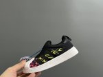 Ad 专g版软贝经典一脚蹬儿童鞋22-35码 经典款一脚蹬是阿迪童鞋的鼻祖，空气棉鞋面材质，一体式软贝壳头鞋底很好的保护了容易磕碰的小脚丫