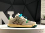 gucci 古驰今年最新款男鞋 香港-专柜同步 全品相 顶级进口材料 极为亲肤舒适 摸上去非常的细腻 版型上很正 进口牛皮+真皮内里+几何构图案 奢华生动 图案