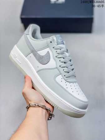 公司级带半码 耐克nike Air Force 1 Low 空军一号 Af1 低帮百搭厚底增高休闲运动板鞋。柔软、弹性十足的缓震性能和出色的中底设计，横跨复古与 - 点击图像关闭
