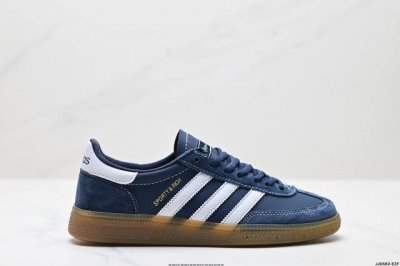 220 公司级Adidas Handball Spezial 阿迪达斯经典款 复古休闲板鞋 全鞋采用反毛皮制作 牛筋耐磨大底 承载青春情怀的板鞋 经典三条杠装饰