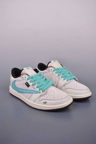 fragment X Travis Scott X Off air Jordan 1 Low 三方联名倒钩 全新的三方联名低帮倒钩鞋面延续了黑脚趾设计 整双鞋以