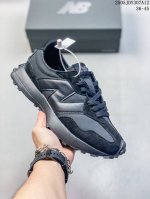 真标 Nb 新百伦 New Balance 327系列复古休闲运动慢跑鞋时尚男女运动鞋 以更纯粹的复古风格设计打造的全新造型 侧身还以解构设计，将 N 字标志以
