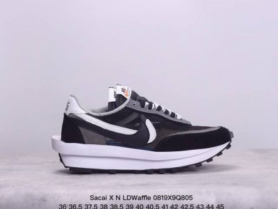 sacai X N Ldwaffle ”Midnight Spruce And University Red“ 华夫2.0 黑蓝红解构 三方联名 采用了别致配色