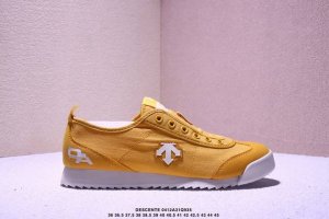 Descente Chron Tempo Replica迪桑特 舒适百搭防滑耐磨低帮生活休闲鞋 是一款集复古与现代于一体的低帮跑步鞋 简洁的牛皮鞋面不仅彰显出时