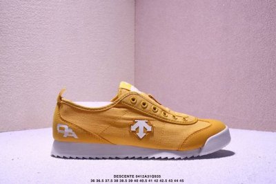 Descente Chron Tempo Replica迪桑特 舒适百搭防滑耐磨低帮生活休闲鞋 是一款集复古与现代于一体的低帮跑步鞋 简洁的牛皮鞋面不仅彰显出时