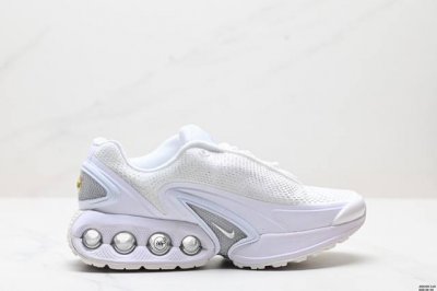公司级Nike Air Max Dn 耐克2024全新气垫跑鞋 #全新鞋款在同侧采用了四个圆柱仓式的设计 不仅有防滑耐磨性功能 还搭配了周围一圈柔软的泡棉材质
