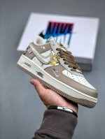 Nike Air Force 1 Low X Labubu “拉布布”空军一号低帮休闲运动板鞋 拉布布是一个充满魅力的小精灵。它有着色彩斑斓的身体，像是从梦幻世
