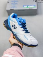 Yonex尤尼克斯65系列3织物合成革舒适低帮 羽毛球鞋加宽楦设计，上脚体验更佳，采用动力垫+设计，减震蓄能，保护脚踝;人体工程防撞鞋头，保护脚趾;鞋底采用放射
