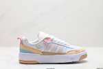 真标Adidas Originals Post Up经典低帮休闲鞋 延续篮球场基因 同时融入摩登气质 含锯齿状三条纹和绒面革鞋头盖 搭载舒适中底 展现传统本色