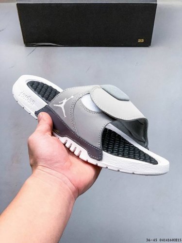 集图 Air Jordan Hydro Xi Retro Slides Aj4 运动拖鞋 经典的4代配色装扮 加上可调节的搭带 Tpr 按摩内底和 phylon