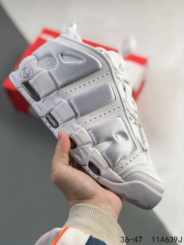 公司级带半码！ 耐克 Nike Air More Uptempo 新版皮蓬 全新批次 Air More Uptempo绝对是耐克篮球鞋历史上最耀眼的里程碑之一，