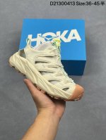 Hoka One One Hopara 户外机能山地凉鞋 1123112 #鞋型从外观就给人强烈的户外机能感，粗犷率性的厚底设计，继承了 Hoka One On