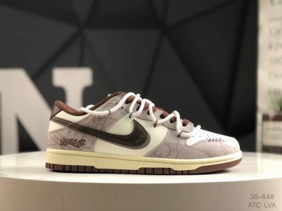 公司级带半码 耐克 Nike Dunk Low 扣篮系列复古低帮休闲运动滑板板鞋。采用脚感柔软舒适Zoomair气垫，有效吸收滑板等极限运动在落地时带来的冲击力
