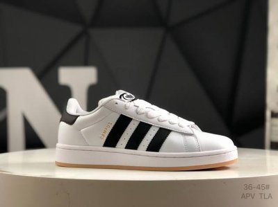 阿迪达斯 Adidas Campus Oos Beta 减震防滑耐磨 低帮 板鞋，鞋头出色设计,塑就出众贴合感。鞋身运用简洁的色彩进行搭配,缔造简洁利落外观和出