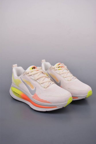 nike Air Zoom Vomero 18 全新科技提前原鞋开发 运动跑鞋 区别市面真标版本 必定是官方强力主推款式 真正的Zoom缓震科技嵌入如假包退 缓