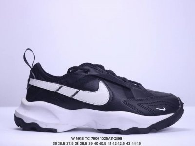 公司级W NIKE TC 7900 新款老爹鞋 注入非凡时尚气息 塑就高雅外观 耐穿合成材质搭配柔软丝绒 该鞋款保留了挚爱的加垫鞋口 柔软泡绵缓震配置 和抓附力