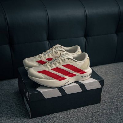 核心私 Adidas Adizero Evo Sl M 轻盈跑鞋耐磨减震专业跑步鞋 冲向目标，一路向前，不断挑战和突破自我无论是平时训练还是马拉松，让这款Adi