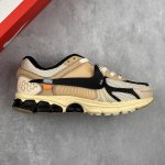 本地 核心私 nk 耐克 Zoom Vomero 5 运动鞋休闲训练跑步鞋 nike Zoom Vomero 5 男女运动鞋妥帖包覆足部 提供透气支撑效果 耐穿