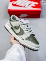 耐克 Nike Dunk Low Gs，“Year Of The Snake”舒适男女同款运动防滑耐磨，绿色蛇年限定 2025 尽情迈步，彰显个性风采。采用柔软