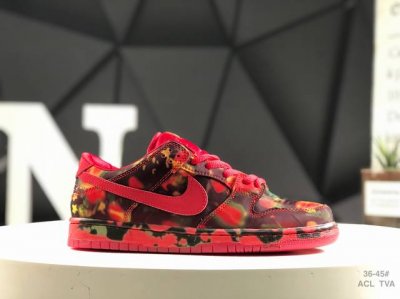 180 Nike Sb作为近年来球鞋圈的热门单品，与各大品牌推出过不少重磅款式。人气有目共睹。 前不久有消息称，Nike Sb将推出一款与经典电影《绿野仙踪》为