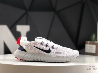 耐克 Nike Free Run 5.0 耐克 赤足5.0 轻便透气运动跑步鞋 类似袜子的Nike Free Run 5.0由至少20%的可回收材料制成，旨在从