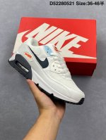 耐克 Nike Air Max 90男女子运动鞋 时尚复古板鞋气垫缓震慢跑鞋 从法国建筑中汲取设计灵感 兼具运动风范和时尚格调 是此系列起初搭载 Air 的鞋款