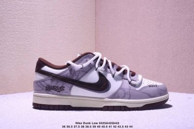 公司级带半码 耐克 Nike Dunk Low 扣篮系列复古低帮休闲运动滑板板鞋。采用脚感柔软舒适Zoomair气垫，有效吸收滑板等极限运动在落地时带来的冲击力