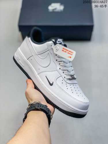 170 耐克Nike Air Force 1 Low 空军一号白黑小勾低帮百搭休闲运动板鞋 Hm9483 101 码数：36 36.5 37.5 38 38.5