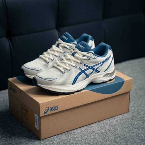 亚瑟士asics Cel-Flux Cn复古单品 网面休闲透气跑步鞋 鞋款采用亚瑟士amplifoam科技 为运动中带来回弾性和轻量性感受 工程网眼鞋面提供运动