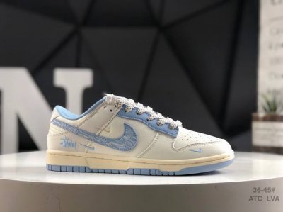 310 公司级带半码Nike Dunk Low 此款主张打破传统的工业化流水线设计限制，以Made By Ideas的超级创意为理念，集结众多潮流设计师，结合时