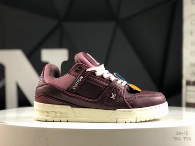 路易威登 Louis Vuitton Lv路易威登板鞋 乘风破浪的姐姐争先种草款,舒适透明底和百搭性霸屏整个时尚娱乐圈，正品1:1套楦复刻，细节调整完美主义！鞋