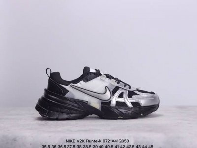 Nike V2K Runtekk 减震防滑复古低帮跑步鞋 材质上使用大面积网眼 皮革 Tpu 组成 支撑和透气性肯定不错 中底处由 Cushlon 泡绵打造 并