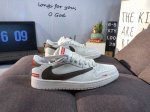 air Jordan 1 Low Sup联名低帮运动板鞋 设计师Diy高端定制高级米白红配色 采用柔软皮革面料带来超高舒适度体验的同时兼备百搭效果 定制鞋盒 大