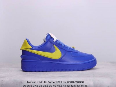 公司级ambush X Nk Air Force 7 Low ”Phantom“ 联名款 空军一号低帮休闲板鞋 #鞋款鞋身以及内衬均采用了纯色皮革打造，标志性的